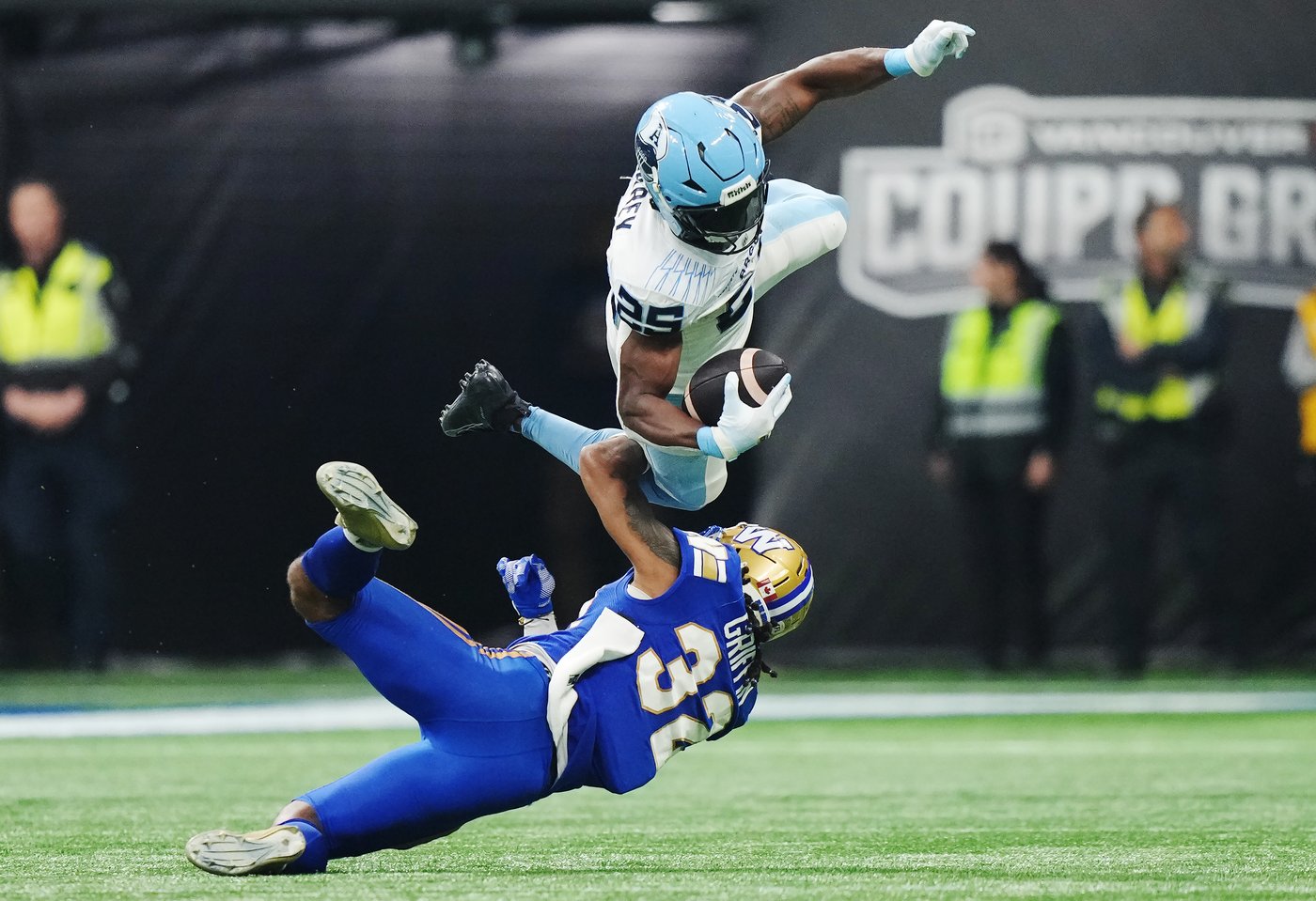 Saskatchewan Roughriders sign all-star running back Ka'Deem Carey | iNFOnews.ca
