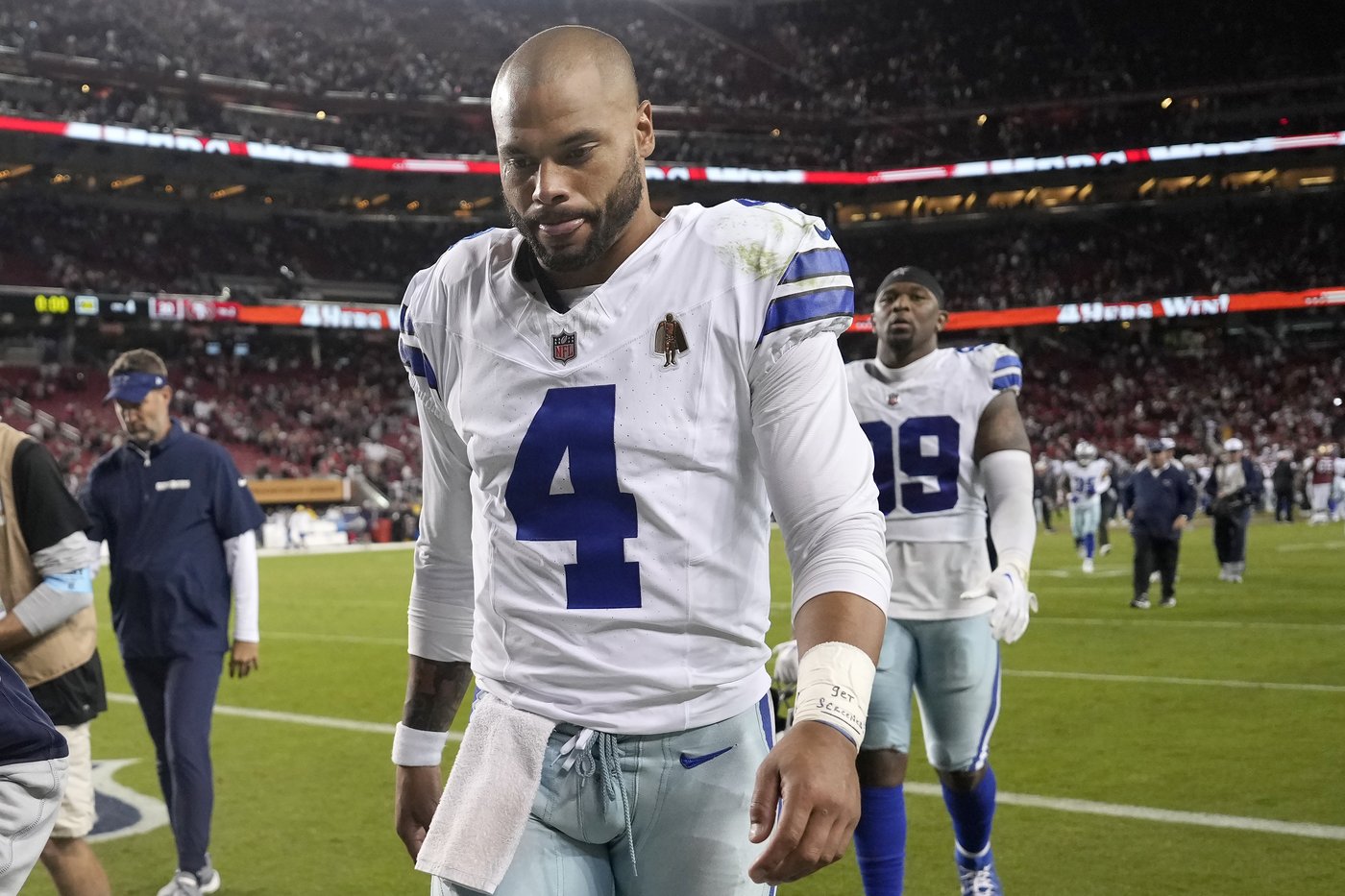 Cowboys push their season to the brink with a loss to the 49ers as a tough schedule awaits | iNFOnews.ca