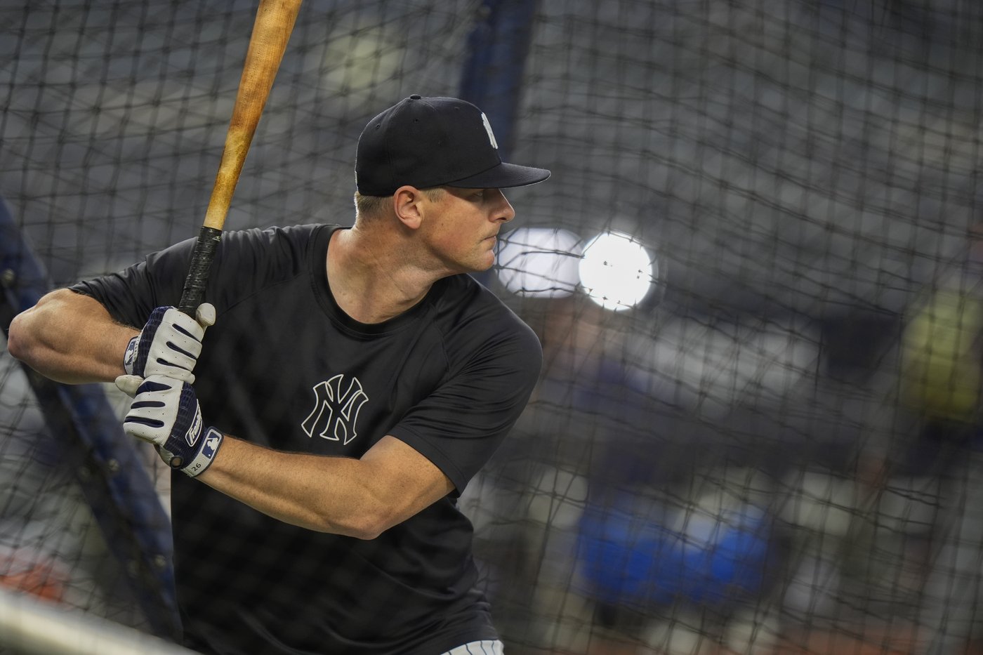 Witt prepares for Royals to take on New York at Yankee Stadium by watching Jeter videos | iNFOnews.ca