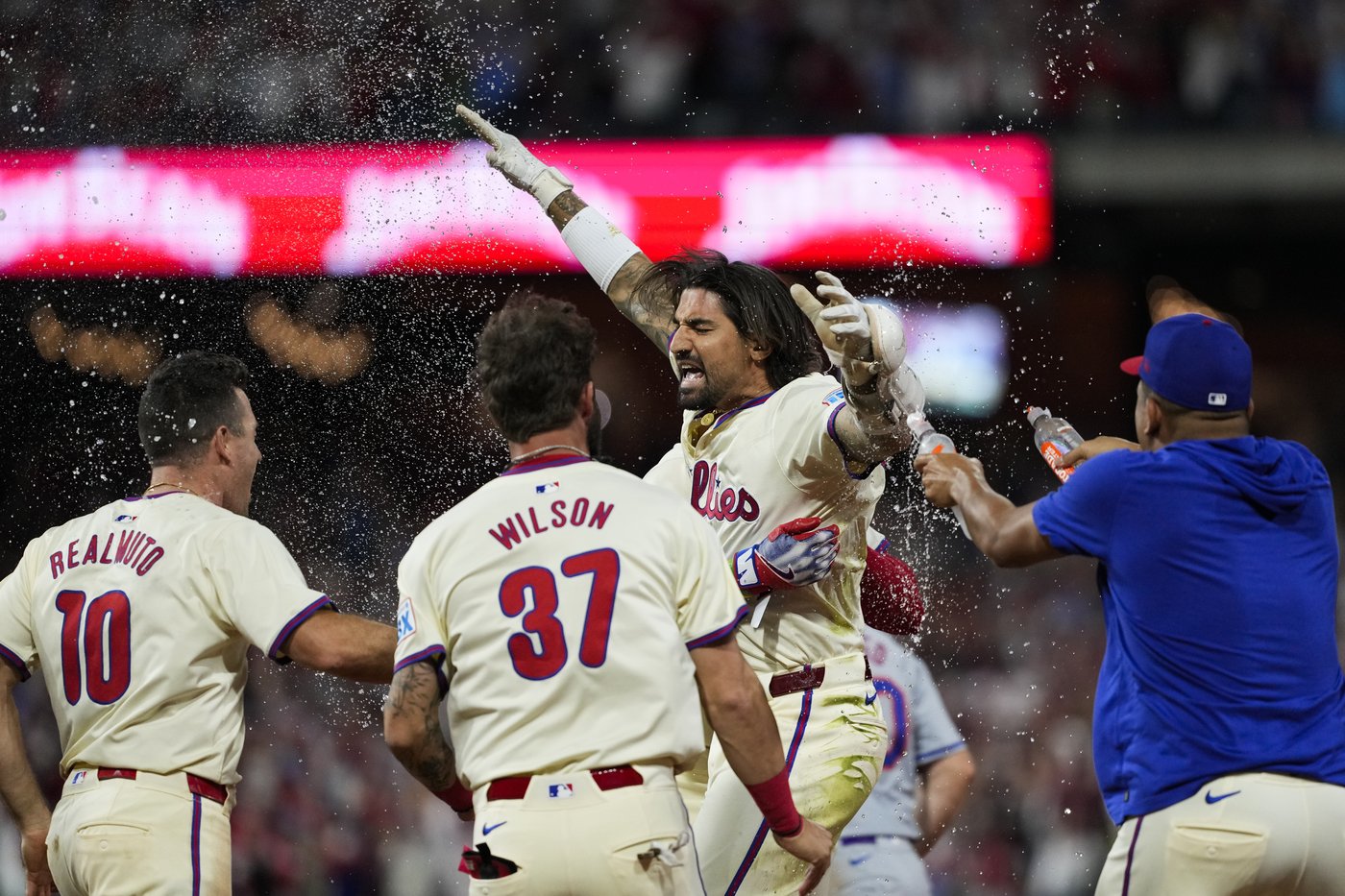 Phillies top Mets 7-6 on Castellanos' 9th-inning single | iNFOnews.ca Phillies top Mets 7-6 on Castellanos' 9th-inning single | iNFOnews.ca
