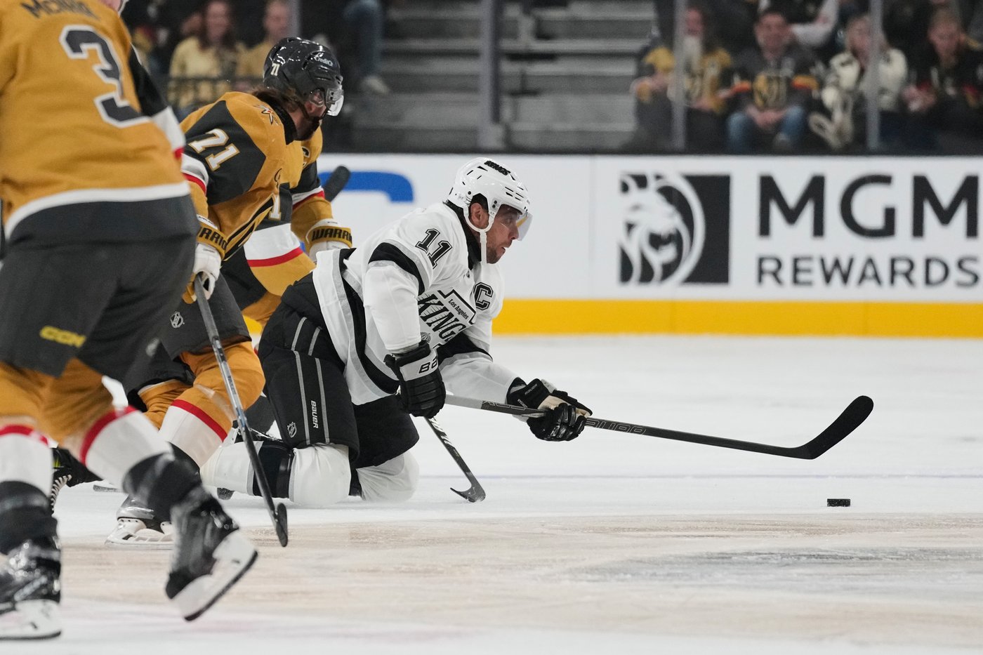 LA Kings activate Corey Perry for his debut and put captain Anze Kopitar on injured reserve | iNFOnews.ca