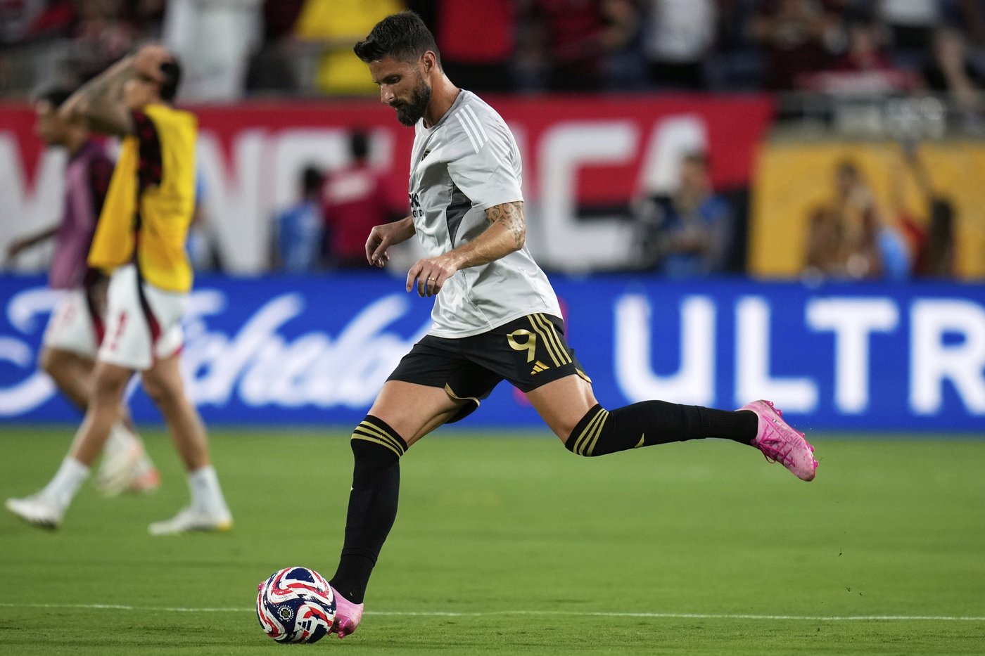 French striker Olivier Giroud is parting ways with MLS club LAFC after 1 disappointing year | iNFOnews.ca