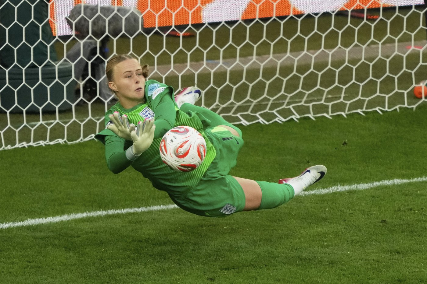 Euro 2025: England goalie Hampton's fairy-tale journey from eye surgeries to penalty shootout star | iNFOnews.ca Euro 2025: England goalie Hampton's fairy-tale journey from eye surgeries to penalty shootout star | iNFOnews.ca