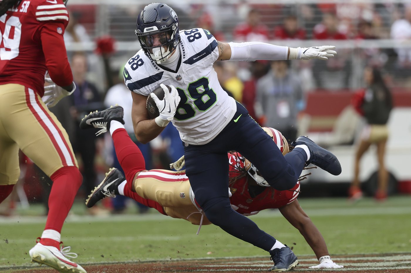 49ers LB Fred Warner has been playing through a broken bone in his ankle | iNFOnews.ca 49ers LB Fred Warner has been playing through a broken bone in his ankle | iNFOnews.ca
