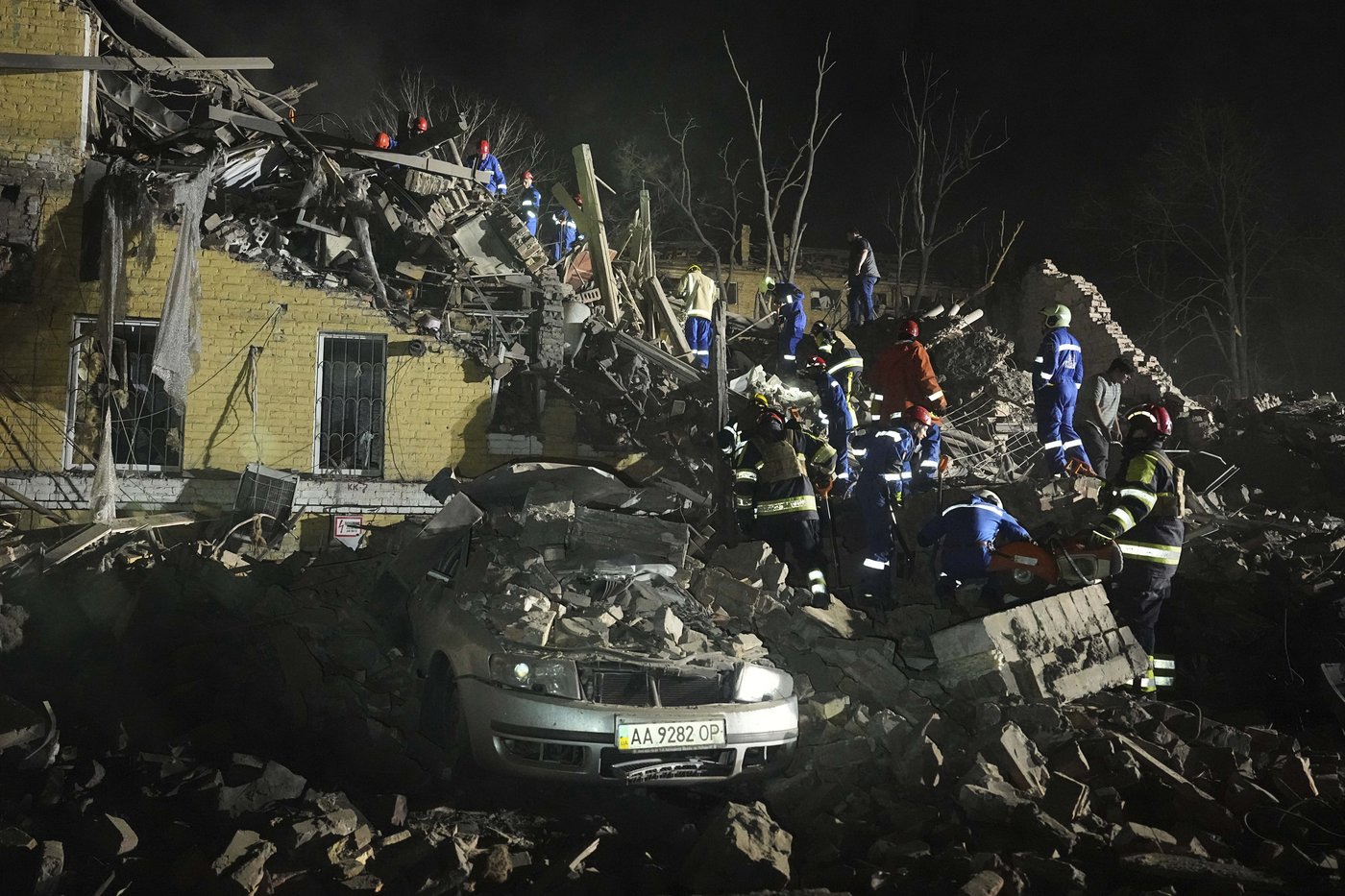 Russian strike on Kyiv kills at least 12 in biggest attack on Ukrainian capital since last summer | iNFOnews.ca