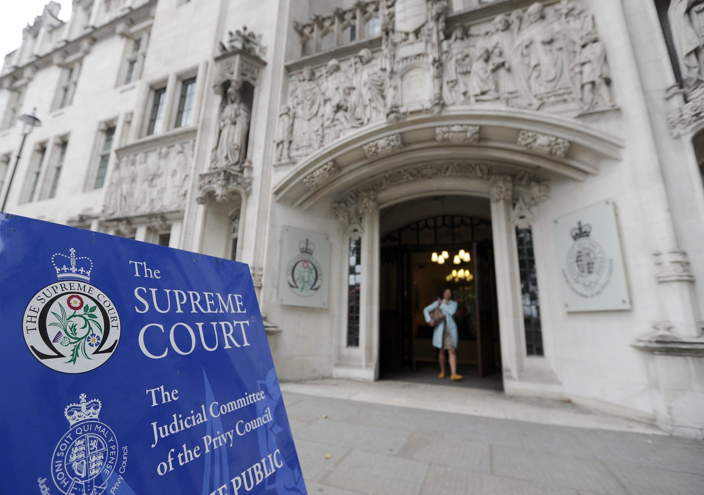 Transgender women in Britain fear ruling could place toilets, sports and hospitals off limits | iNFOnews.ca Transgender women in Britain fear ruling could place toilets, sports and hospitals off limits | iNFOnews.ca