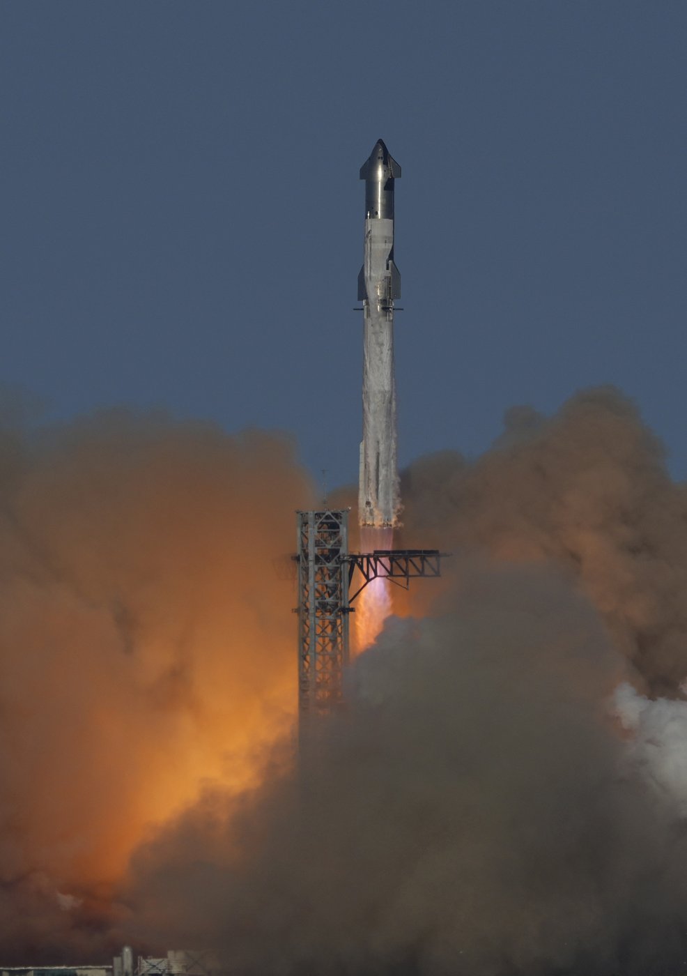 SpaceX launches giant Starship rocket, but aborts attempt to catch booster with mechanical arms | iNFOnews.ca SpaceX launches giant Starship rocket, but aborts attempt to catch booster with mechanical arms | iNFOnews.ca