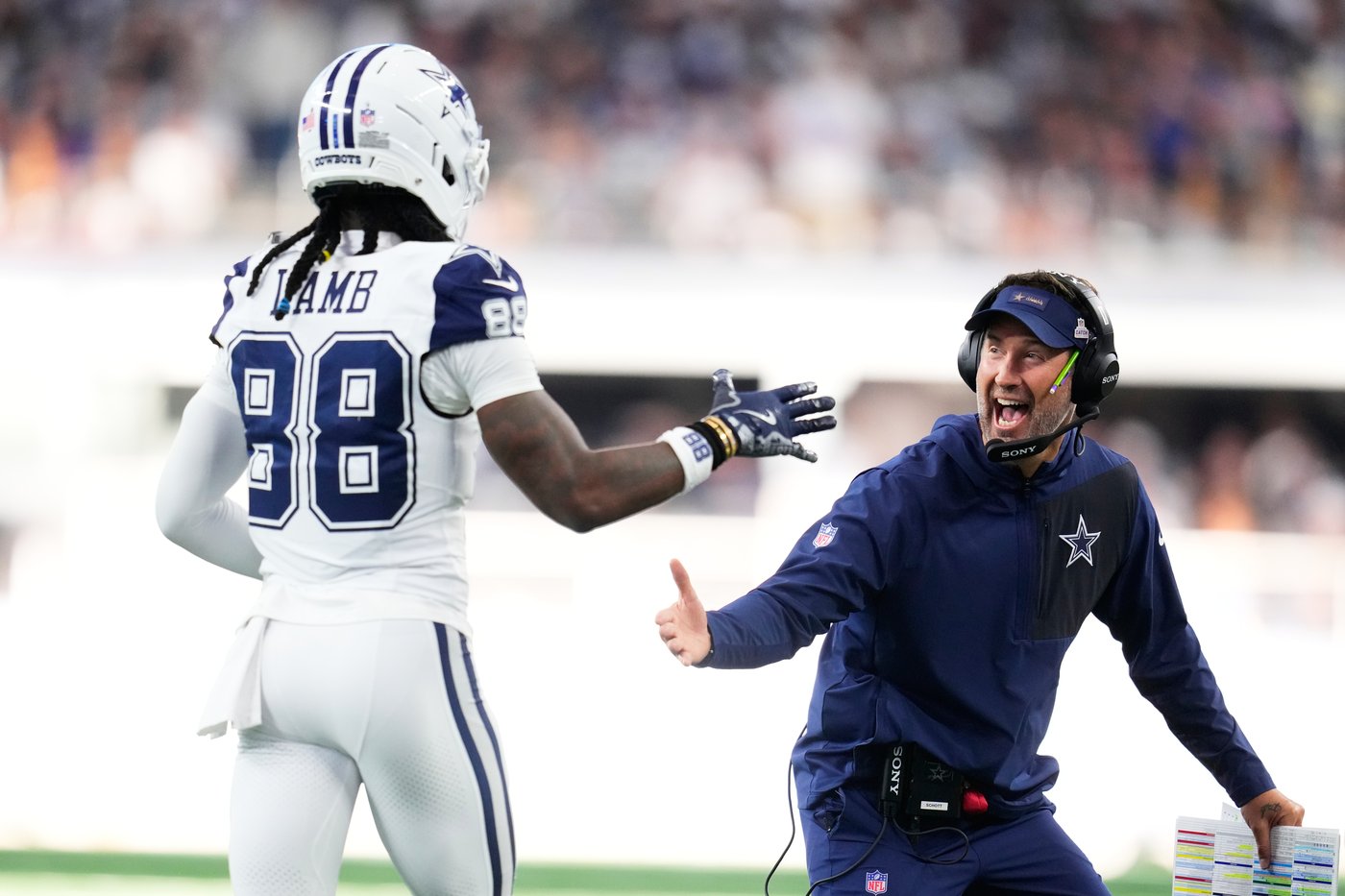 Lamb has a 74-yard TD catch and Bland gets a pick-6 as Cowboys beat Commanders 44-22 | iNFOnews.ca