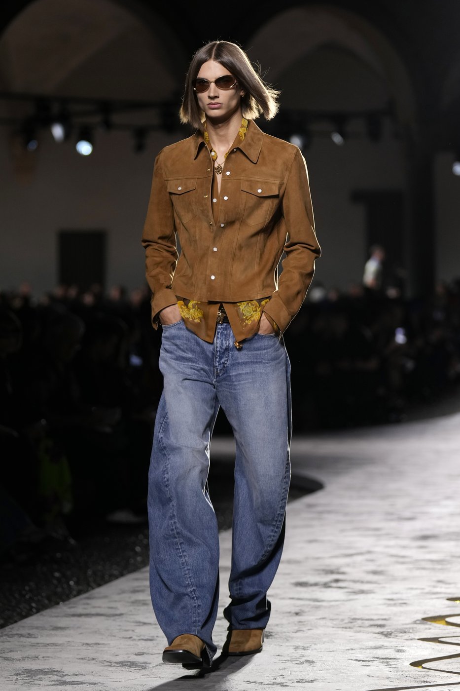 Gucci touts 'casual grandeur,' Tod's focuses on Artisanal Intelligence and Versace plays it safe | iNFOnews.ca Gucci touts 'casual grandeur,' Tod's focuses on Artisanal Intelligence and Versace plays it safe | iNFOnews.ca