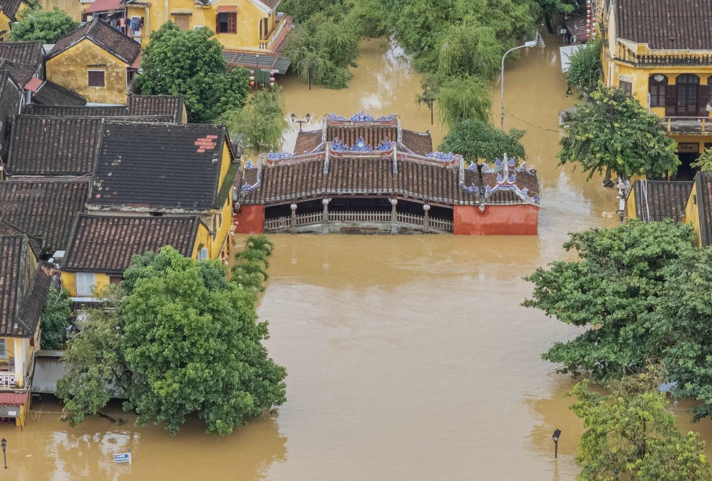 Vietnam flood death toll rises to 37 as a new typhoon threatens to worsen devastation | iNFOnews.ca Vietnam flood death toll rises to 37 as a new typhoon threatens to worsen devastation | iNFOnews.ca