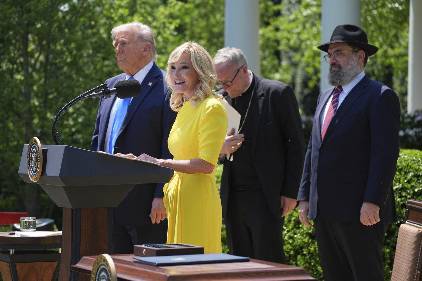 PHOTO COLLECTION: Trump-National Day of Prayer | iNFOnews.ca PHOTO COLLECTION: Trump-National Day of Prayer | iNFOnews.ca
