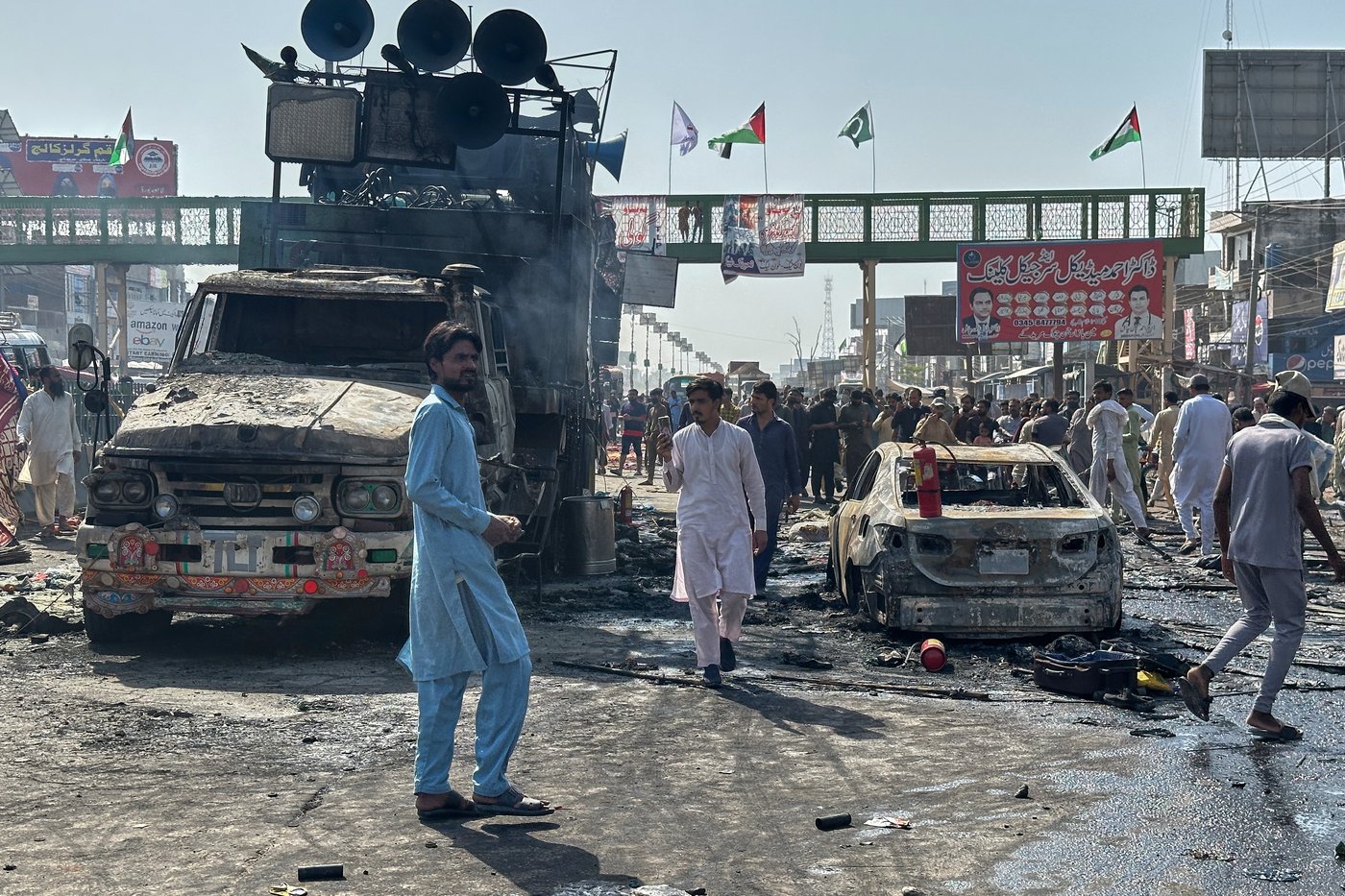Pakistan police officer among 5 killed as authorities disperse pro-Palestinian march | iNFOnews.ca Pakistan police officer among 5 killed as authorities disperse pro-Palestinian march | iNFOnews.ca