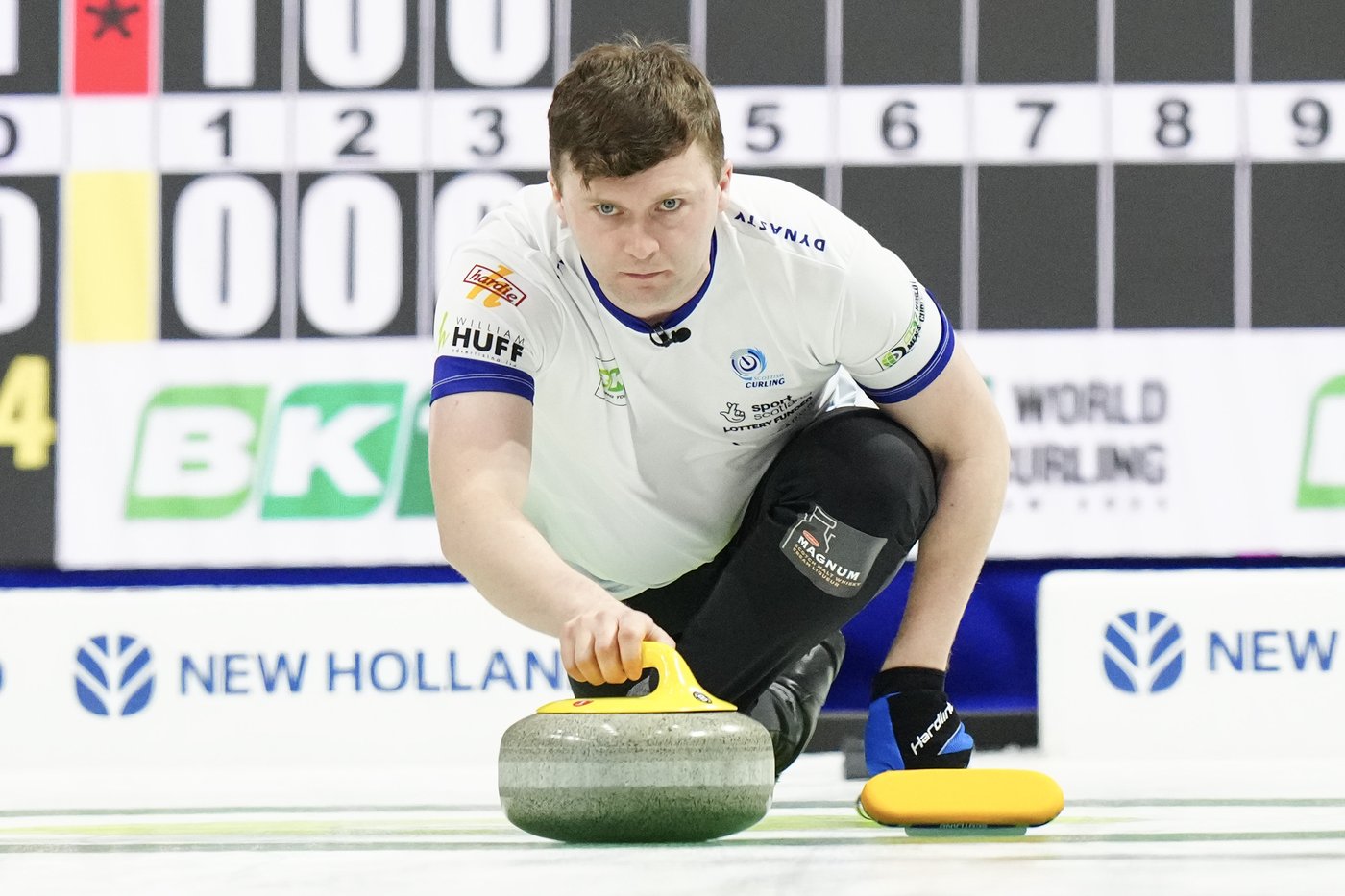 World champion Mouat beats Dropkin, Schwaller in season-ending Grand Slam event | iNFOnews.ca