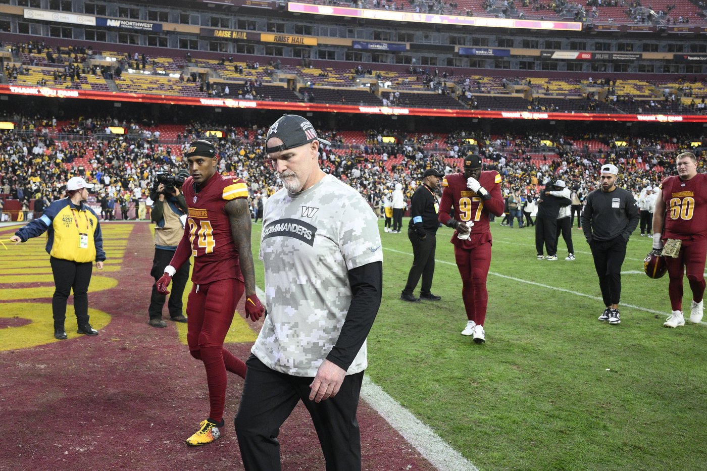 Commanders get a locker room speech from Sam Cosmi after their loss to the Steelers | iNFOnews.ca