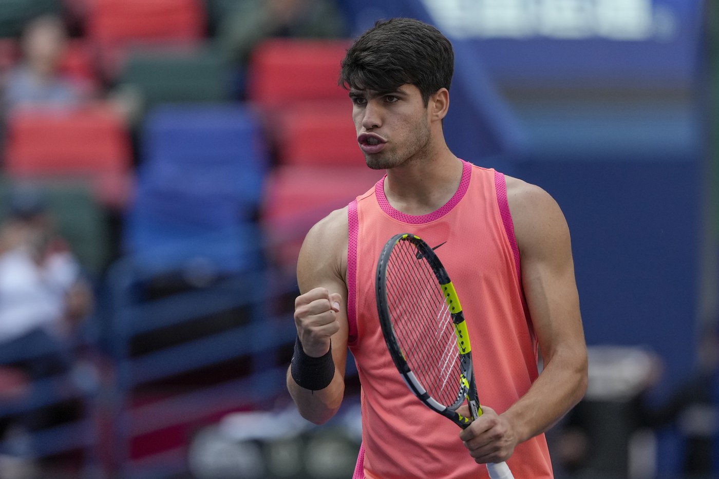 Canada's Fernandez defeats Rakhimova to advance to Round of 16 in Wuhan | iNFOnews.ca Canada's Fernandez defeats Rakhimova to advance to Round of 16 in Wuhan | iNFOnews.ca