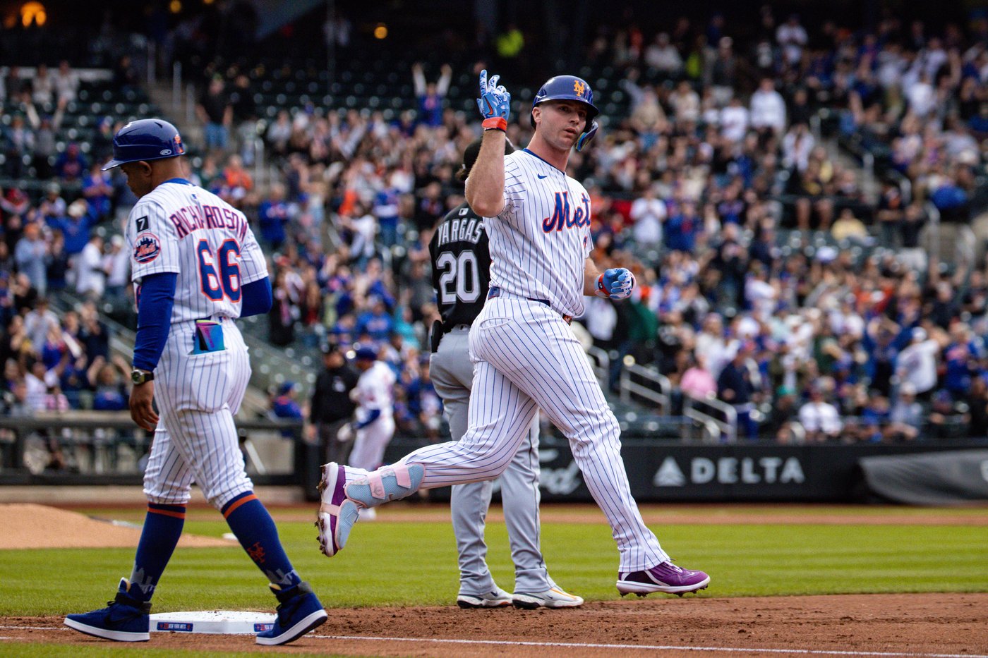 Alonso and Young homer in 4-run first inning as Mets beat White 6-4 for 4th straight win | iNFOnews.ca Alonso and Young homer in 4-run first inning as Mets beat White 6-4 for 4th straight win | iNFOnews.ca