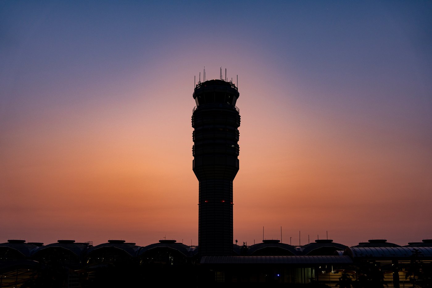 Reported threat halts flights at Washington's Reagan airport for a time | iNFOnews.ca