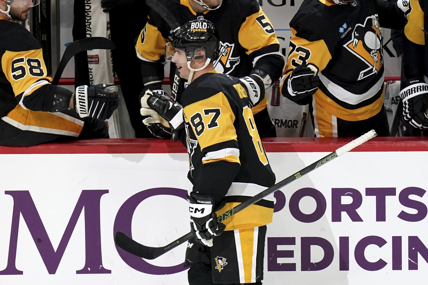 Penguins captain Sidney Crosby ties Mario Lemieux's franchise record for assists | iNFOnews.ca Penguins captain Sidney Crosby ties Mario Lemieux's franchise record for assists | iNFOnews.ca