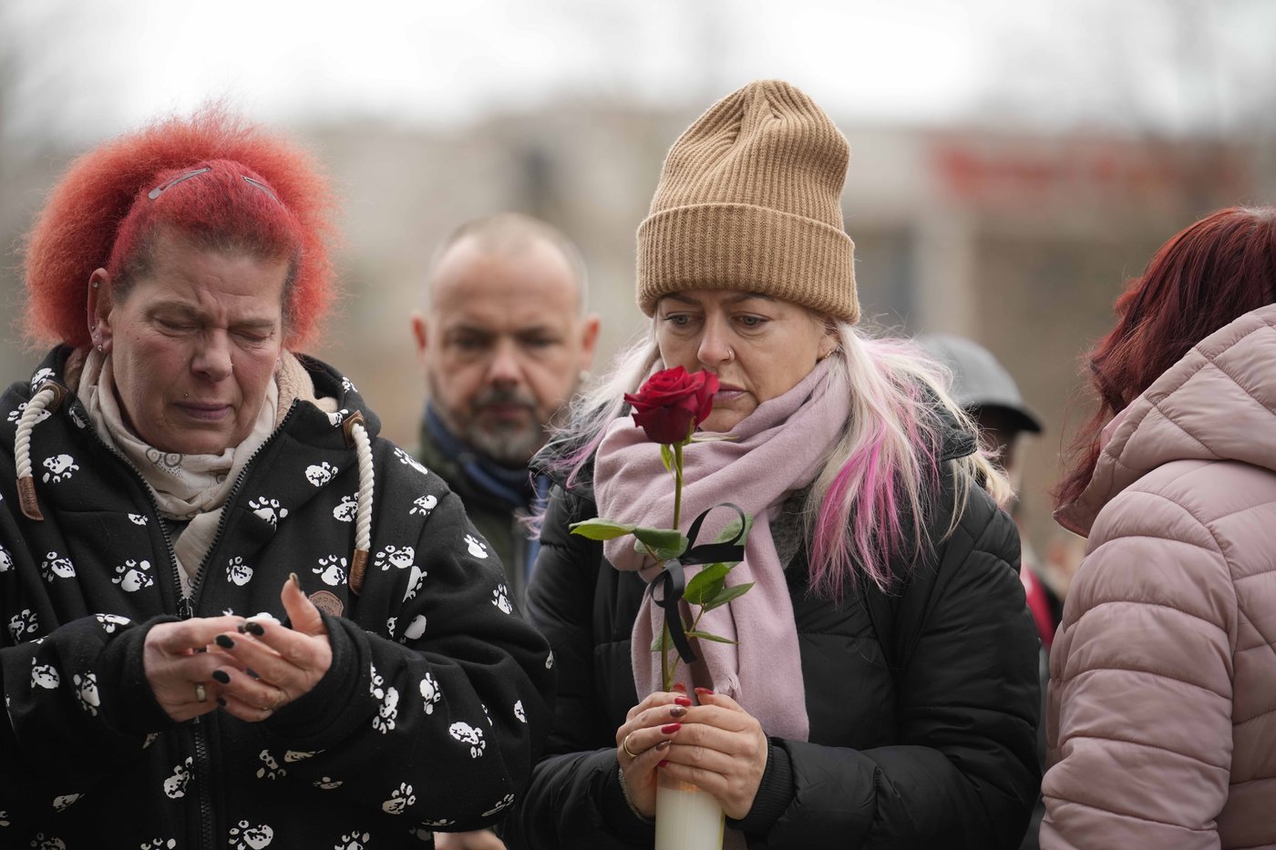 Germans mourn the 5 killed and 200 injured in the apparent attack on a Christmas market | iNFOnews.ca Germans mourn the 5 killed and 200 injured in the apparent attack on a Christmas market | iNFOnews.ca