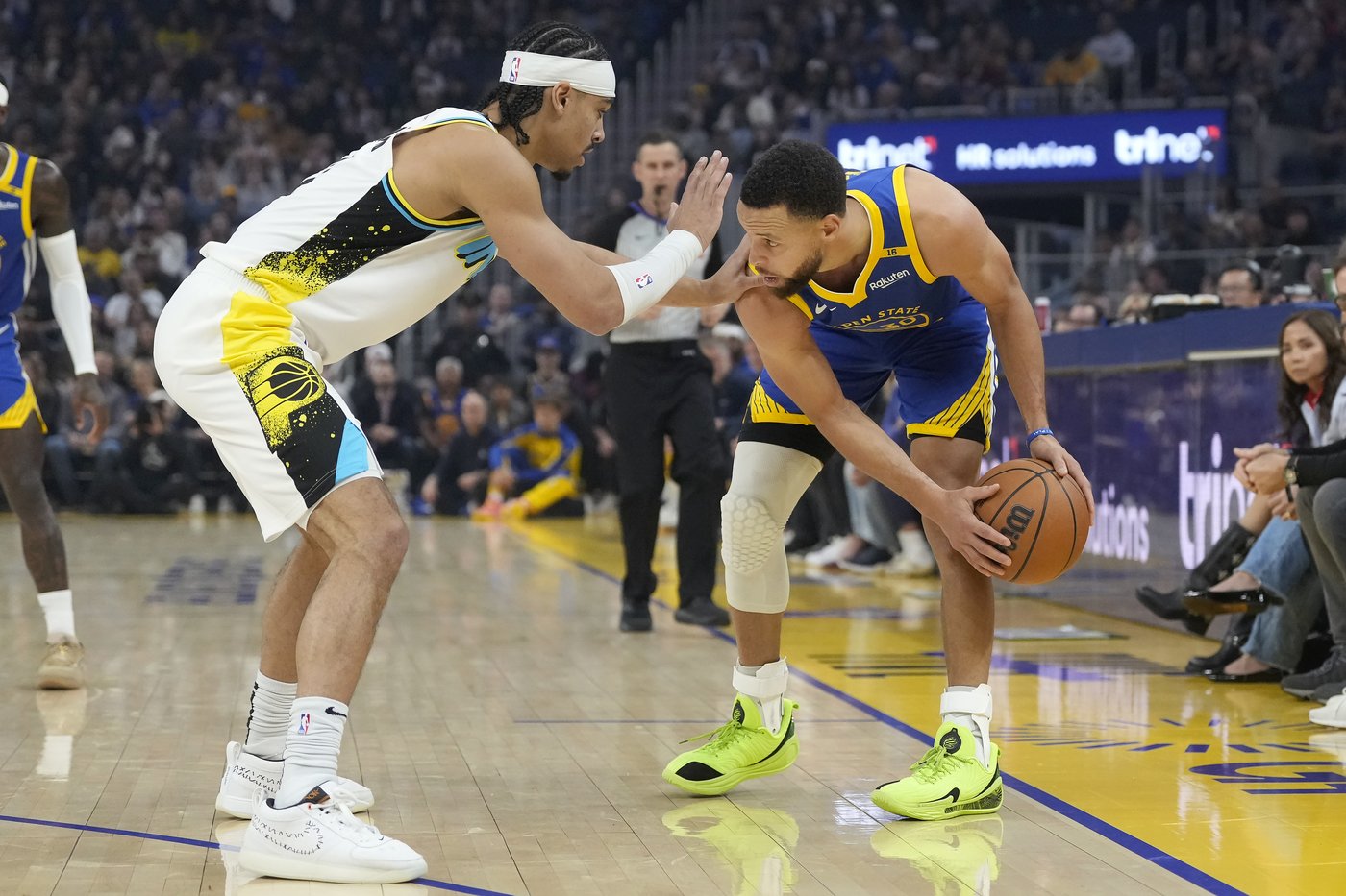 Myles Turner hits late 3-pointer, scores 23 as Pacers beat Warriors 111-105 | iNFOnews.ca