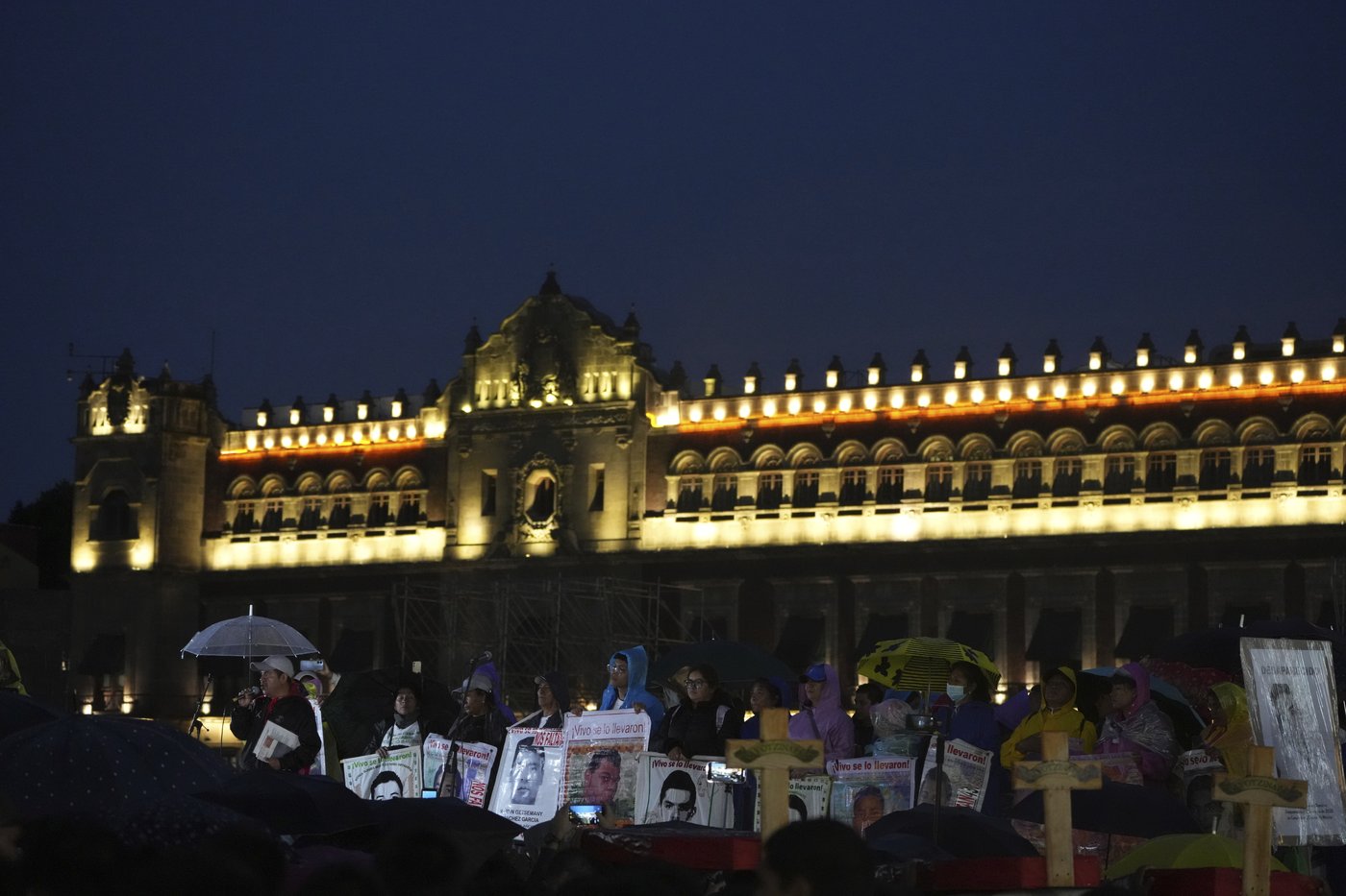 Families of 43 missing students in Mexico are still demanding justice 10 years later | iNFOnews.ca