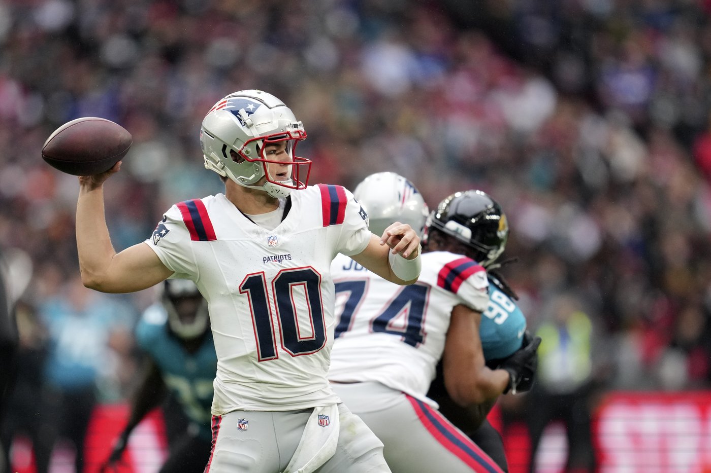 Bigsby scores 2 TDs as Jaguars show fight in 32-16 win over Patriots in London | iNFOnews.ca Bigsby scores 2 TDs as Jaguars show fight in 32-16 win over Patriots in London | iNFOnews.ca