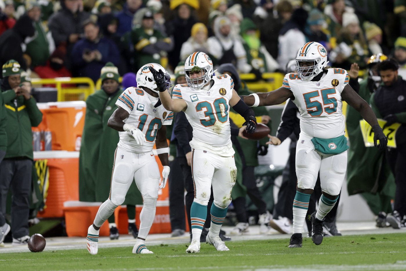 Love connects with Reed on 2 TDs as Packers use fast start to beat Dolphins 30-17 | iNFOnews.ca