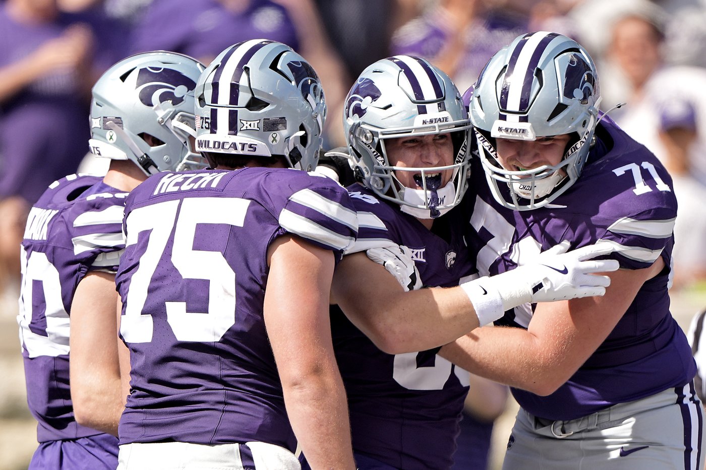 Avery Johnson's 5 total TDs lead No. 23 Kansas State past No. 20 Oklahoma State, 42-20 | iNFOnews.ca Avery Johnson's 5 total TDs lead No. 23 Kansas State past No. 20 Oklahoma State, 42-20 | iNFOnews.ca