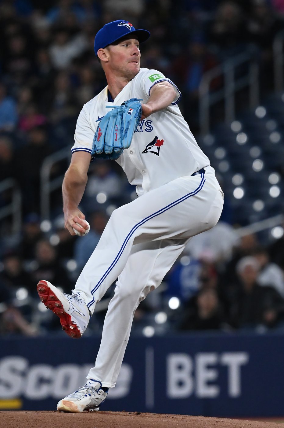 Starter Chris Bassitt strikes out 10 over five innings as Blue Jays top Braves 3-1 | iNFOnews.ca