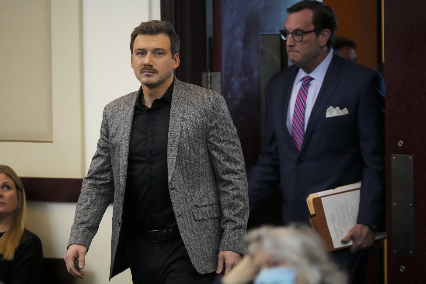 Country star Morgan Wallen sentenced in chair-throwing case | iNFOnews.ca