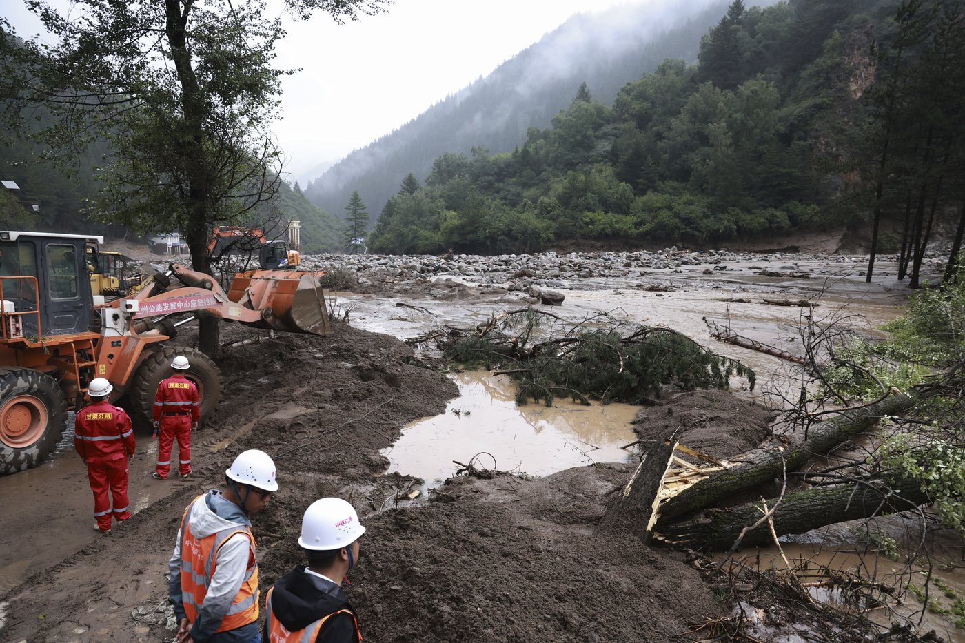 Flash floods kill at least 10 people and leave 33 missing in northwestern China | iNFOnews.ca Flash floods kill at least 10 people and leave 33 missing in northwestern China | iNFOnews.ca