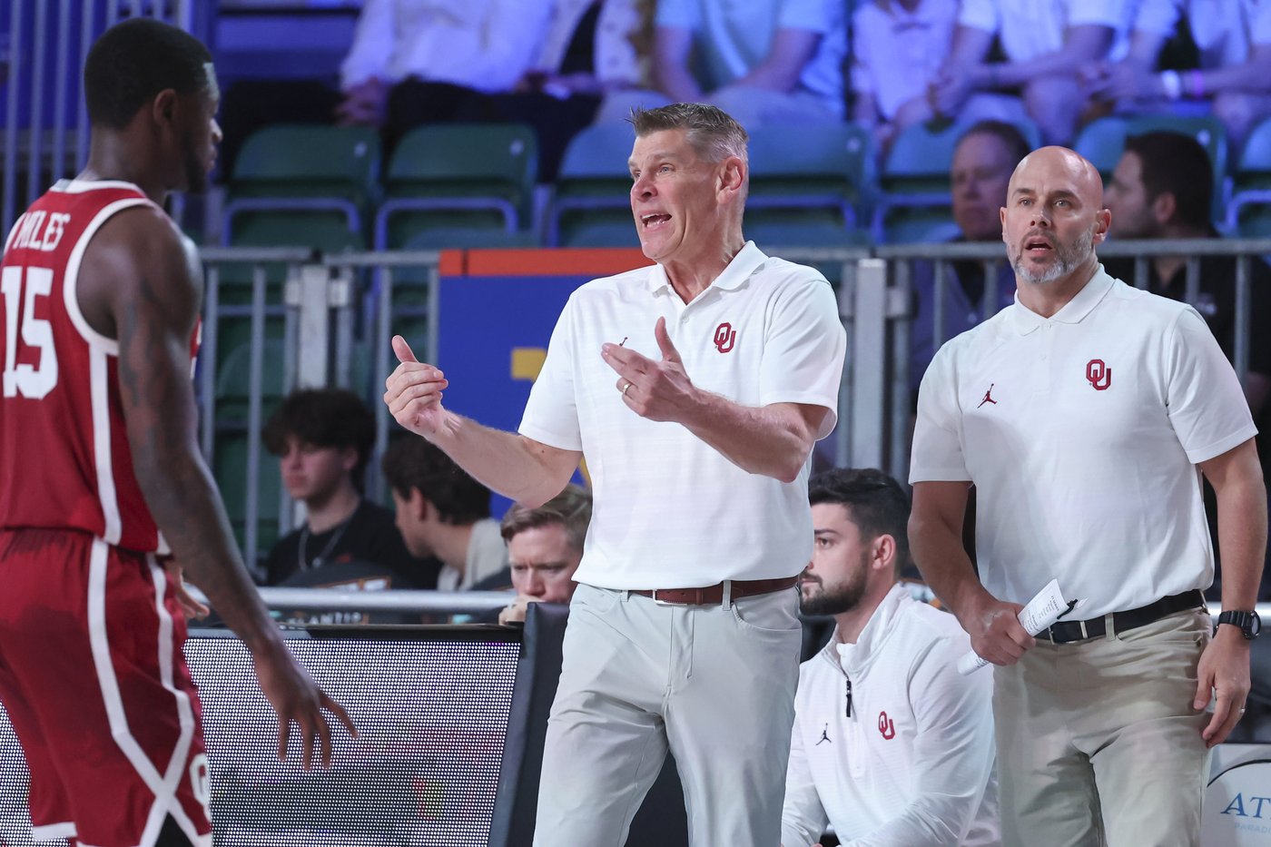 Oklahoma hangs on to beat Providence 79-77 in wild finish at Battle 4 Atlantis | iNFOnews.ca Oklahoma hangs on to beat Providence 79-77 in wild finish at Battle 4 Atlantis | iNFOnews.ca