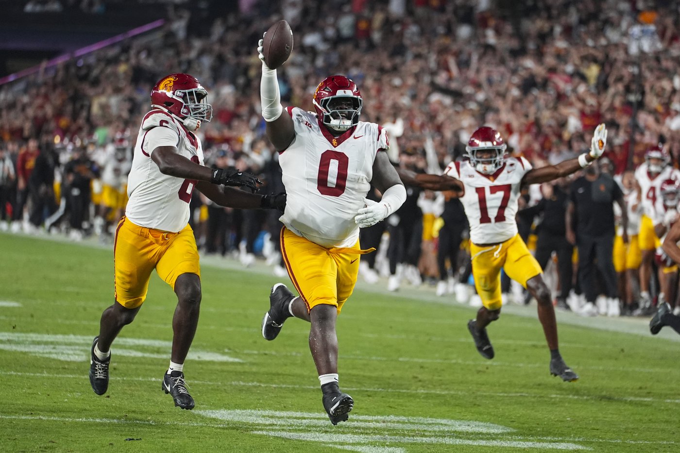 USC overcomes 3-hour delay and slow start to hold off Purdue for 33-17 victory in Big Ten opener | iNFOnews.ca USC overcomes 3-hour delay and slow start to hold off Purdue for 33-17 victory in Big Ten opener | iNFOnews.ca