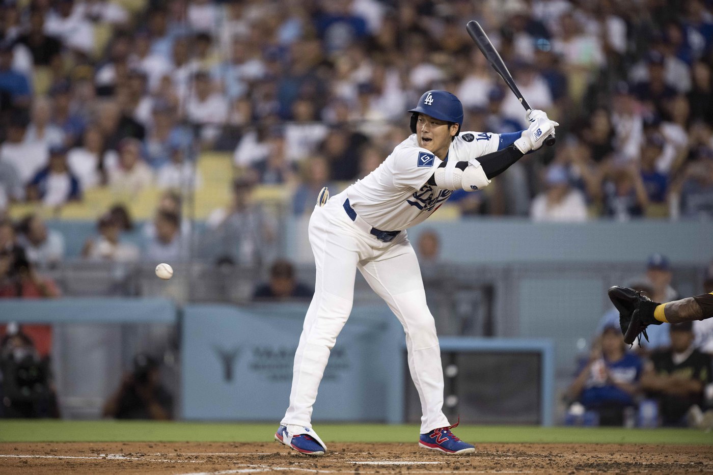 Will Smith's tiebreaking homer lifts Dodgers over rival Padres 8-6 in heated game | iNFOnews.ca