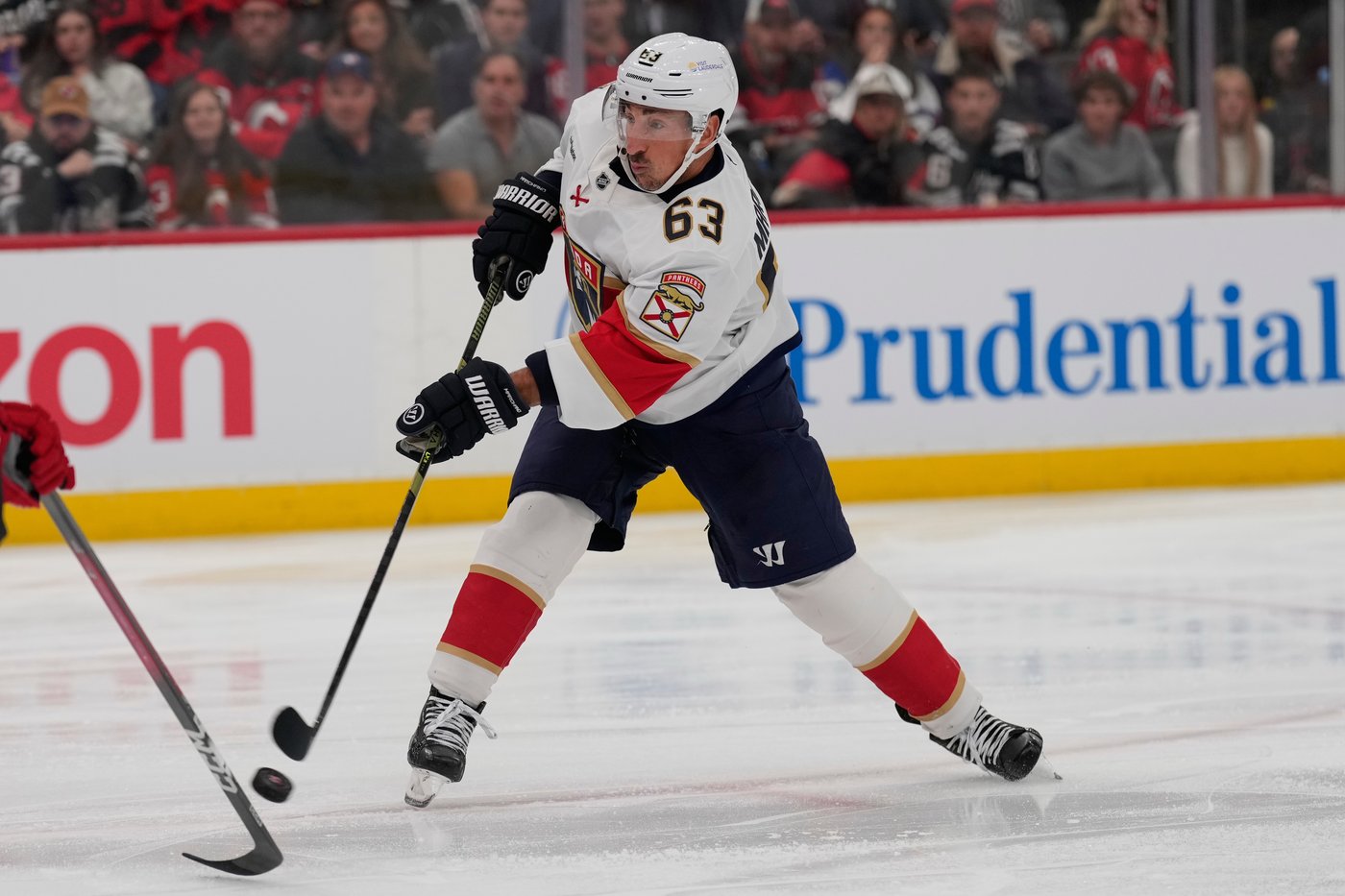 Brad Marchand steps away from the Panthers to help a friend whose daughter died of cancer | iNFOnews.ca Brad Marchand steps away from the Panthers to help a friend whose daughter died of cancer | iNFOnews.ca