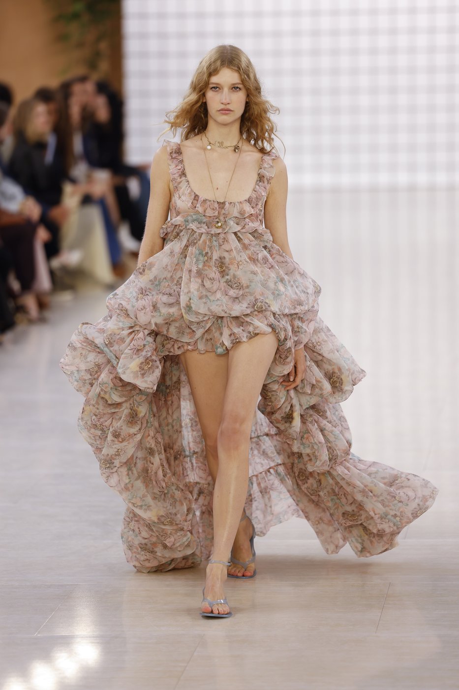 Kamali's sophomore show for Chloé in Paris dazzled with lightness | iNFOnews.ca Kamali's sophomore show for Chloé in Paris dazzled with lightness | iNFOnews.ca