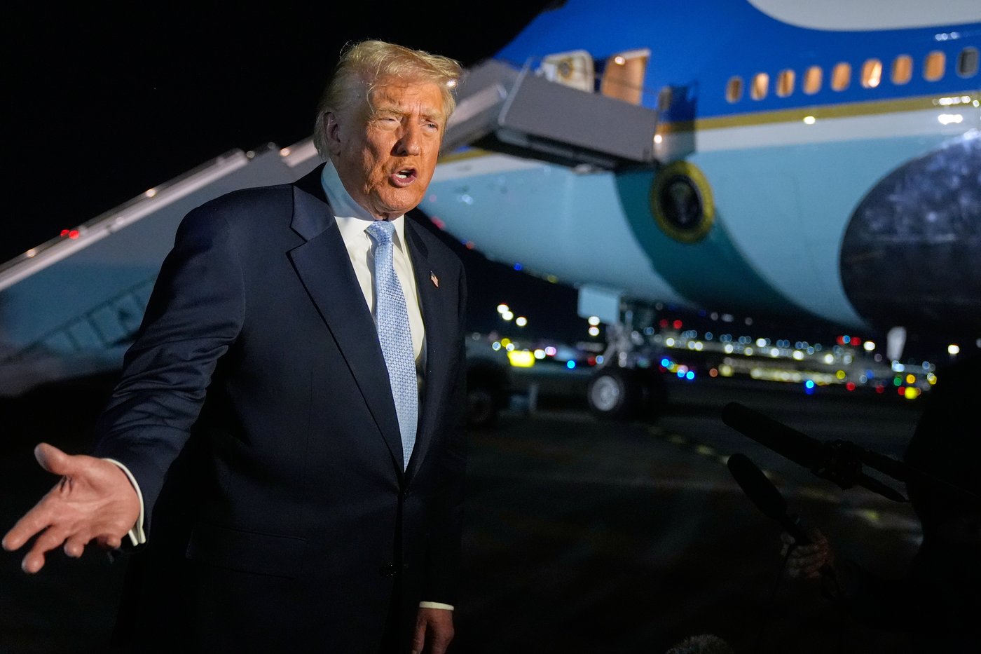 Trump says US may have discussions with Maduro as aircraft carrier arrives in Caribbean | iNFOnews.ca