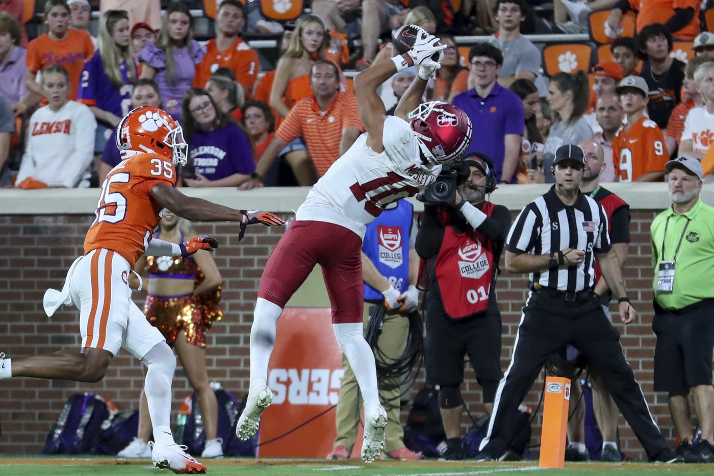 No. 17 Clemson wears down Stanford with Klubnik's 5 TDs and defense's 3 takeaways in 40-14 win | iNFOnews.ca No. 17 Clemson wears down Stanford with Klubnik's 5 TDs and defense's 3 takeaways in 40-14 win | iNFOnews.ca