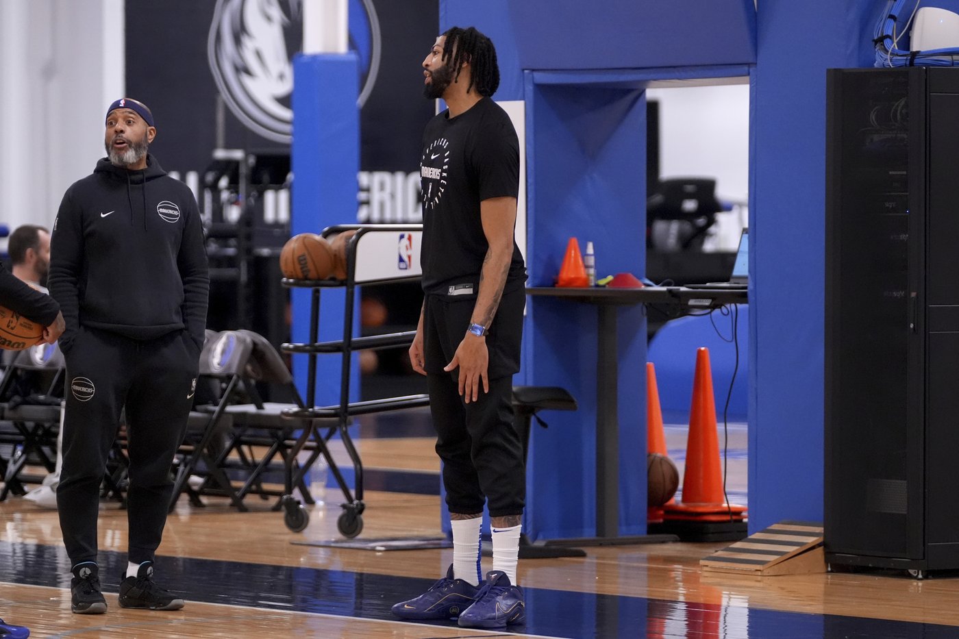 Anthony Davis out at least 2 more weeks, but Mavs say he's making good progress with groin injury | iNFOnews.ca