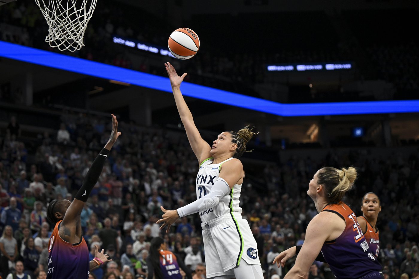 Lynx beat the Mercury 79-66 to improve to 12-0 at home heading into the All-Star break | iNFOnews.ca