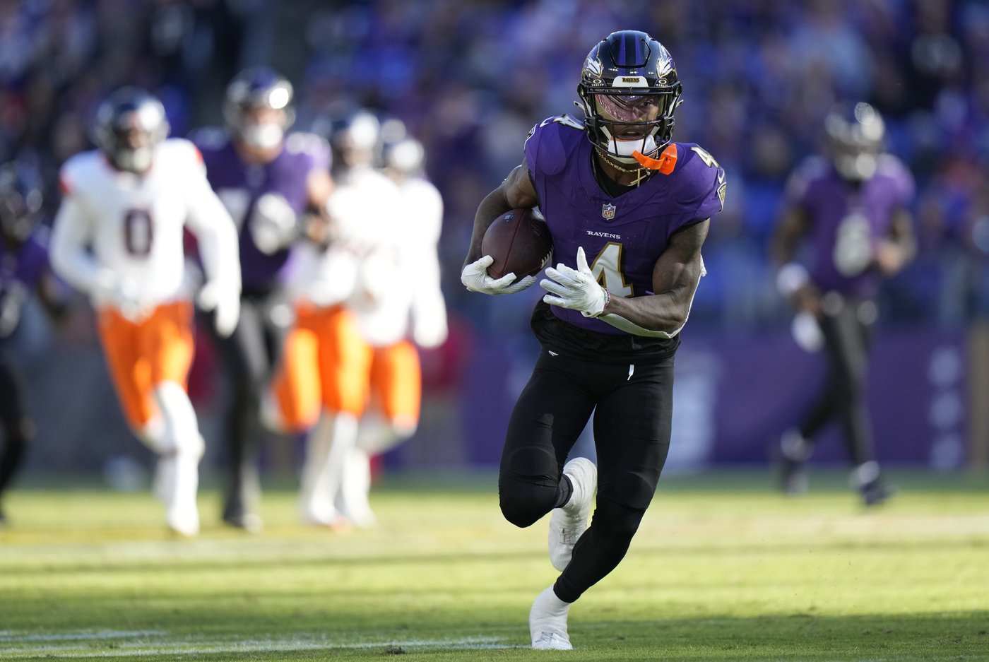 Lamar Jackson ends with perfect passer rating and Ravens dismantle Broncos 41-10 | iNFOnews.ca