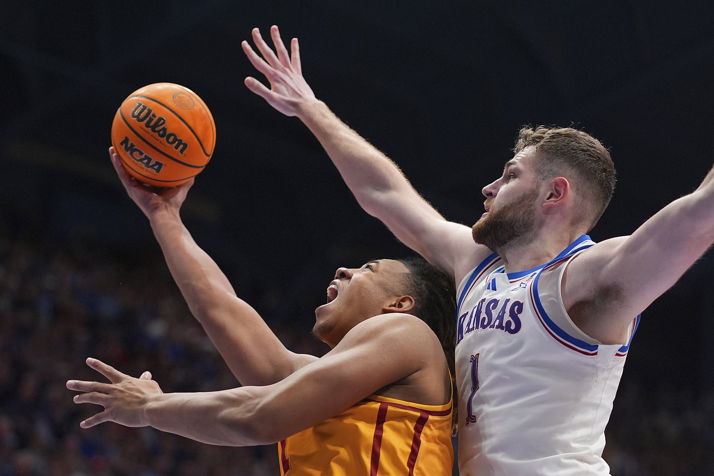 No. 16 Kansas shuts down No. 8 Iowa State in desperation game for both teams in the Big 12 race | iNFOnews.ca