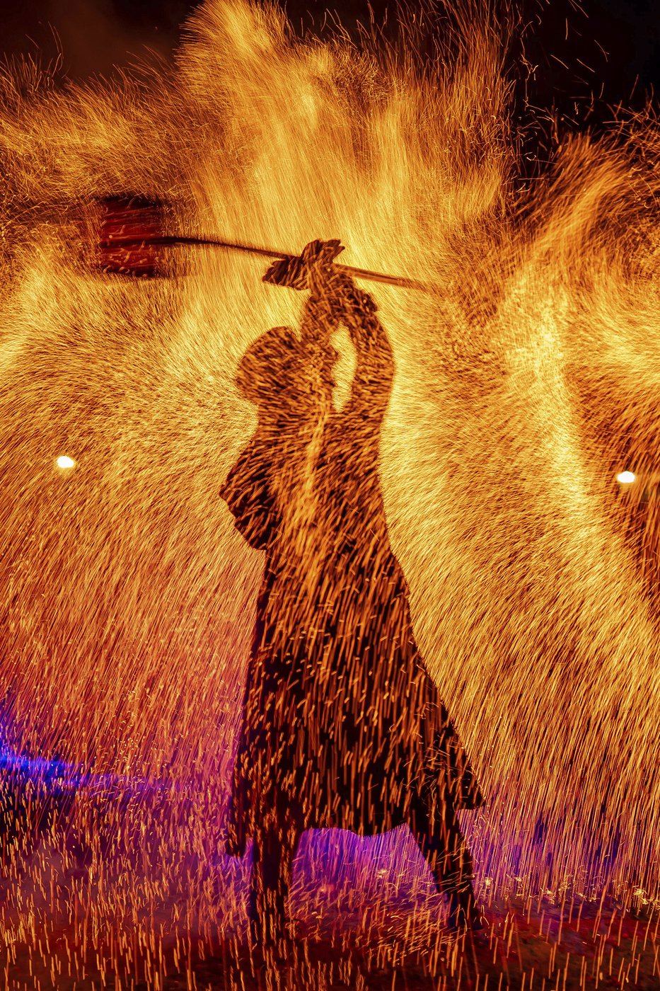 See the world in vertical: Top photos by AP's photojournalists | iNFOnews.ca