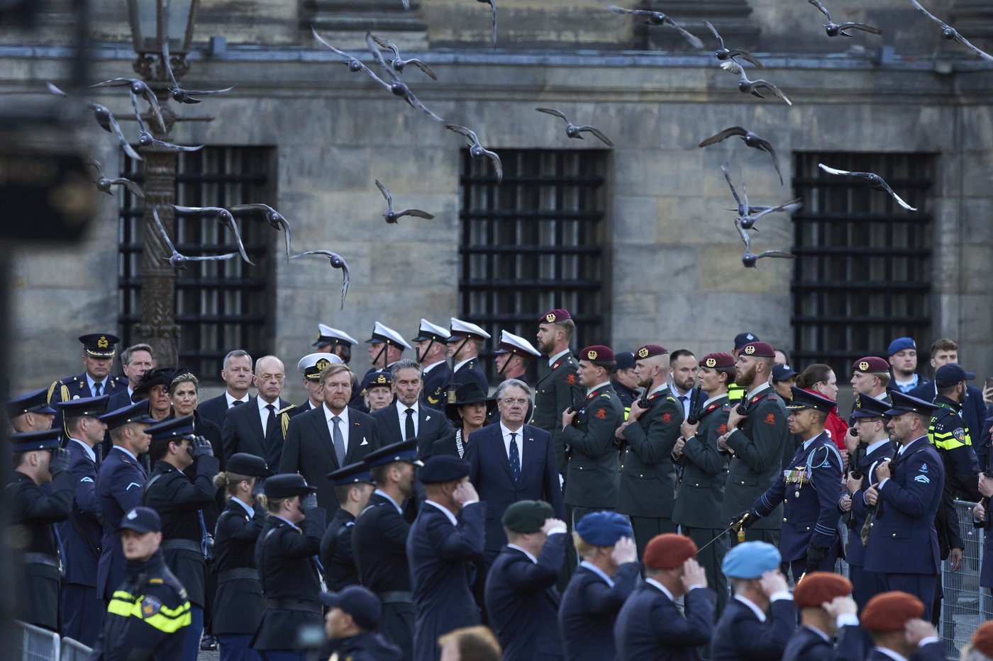 80 years after liberation from the Nazis, the Dutch commemorate the victims of war | iNFOnews.ca