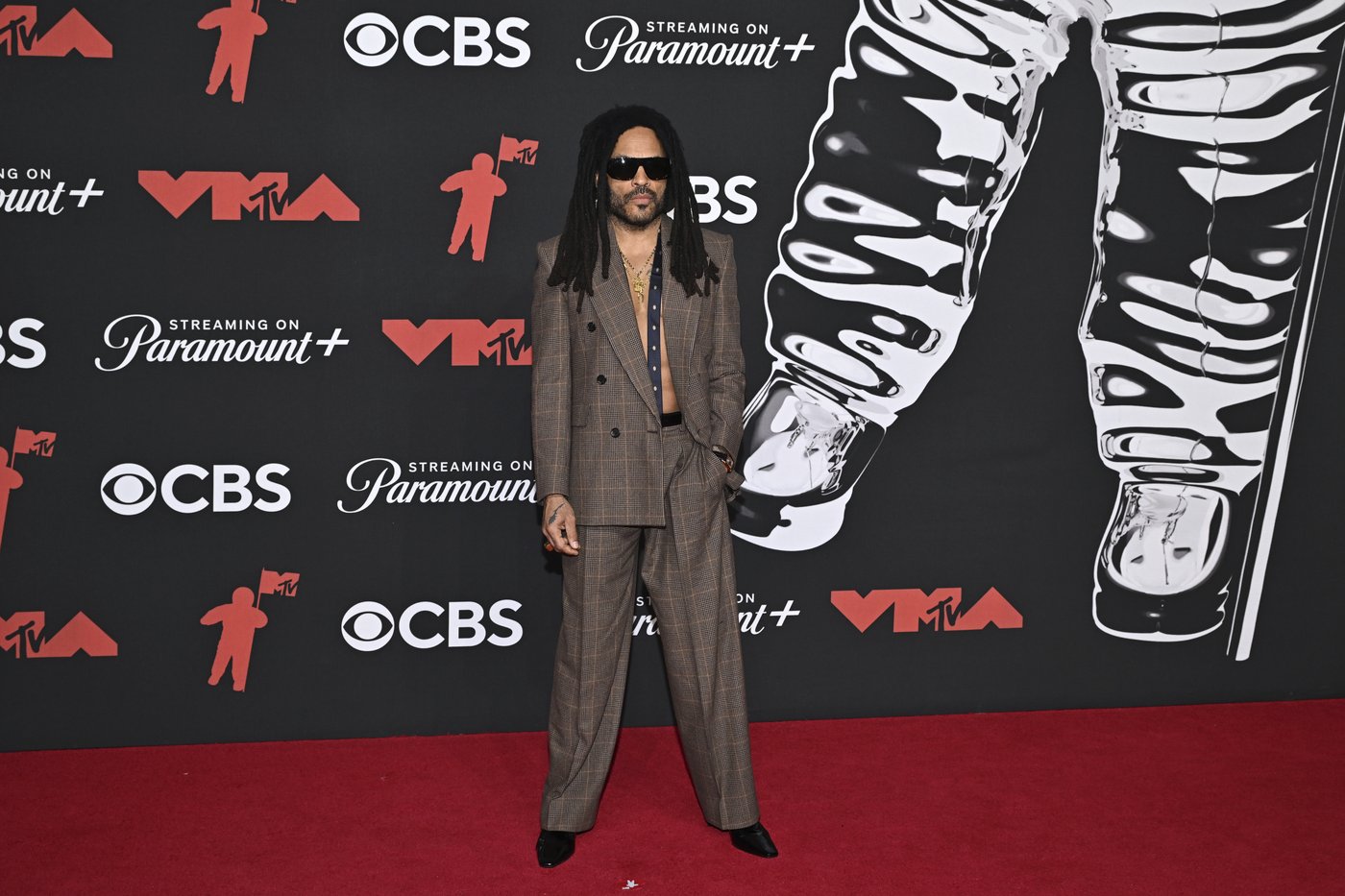 Lenny Kravitz to star in NBC's 'Sunday Night Basketball' opening | iNFOnews.ca Lenny Kravitz to star in NBC's 'Sunday Night Basketball' opening | iNFOnews.ca