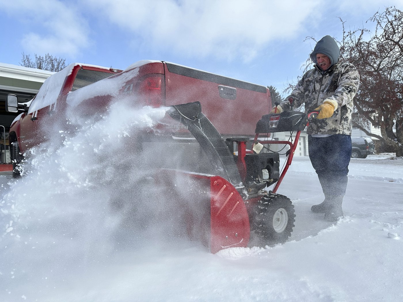 Snow, ice and strong winds make for dangerous conditions in upper Midwest | iNFOnews.ca Snow, ice and strong winds make for dangerous conditions in upper Midwest | iNFOnews.ca