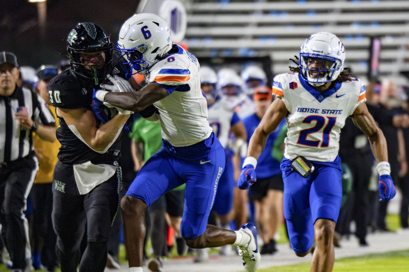 Jeanty rushes for 217 yards and TD, catches TD pass and Boise State downs Hawaii 28-7 | iNFOnews.ca