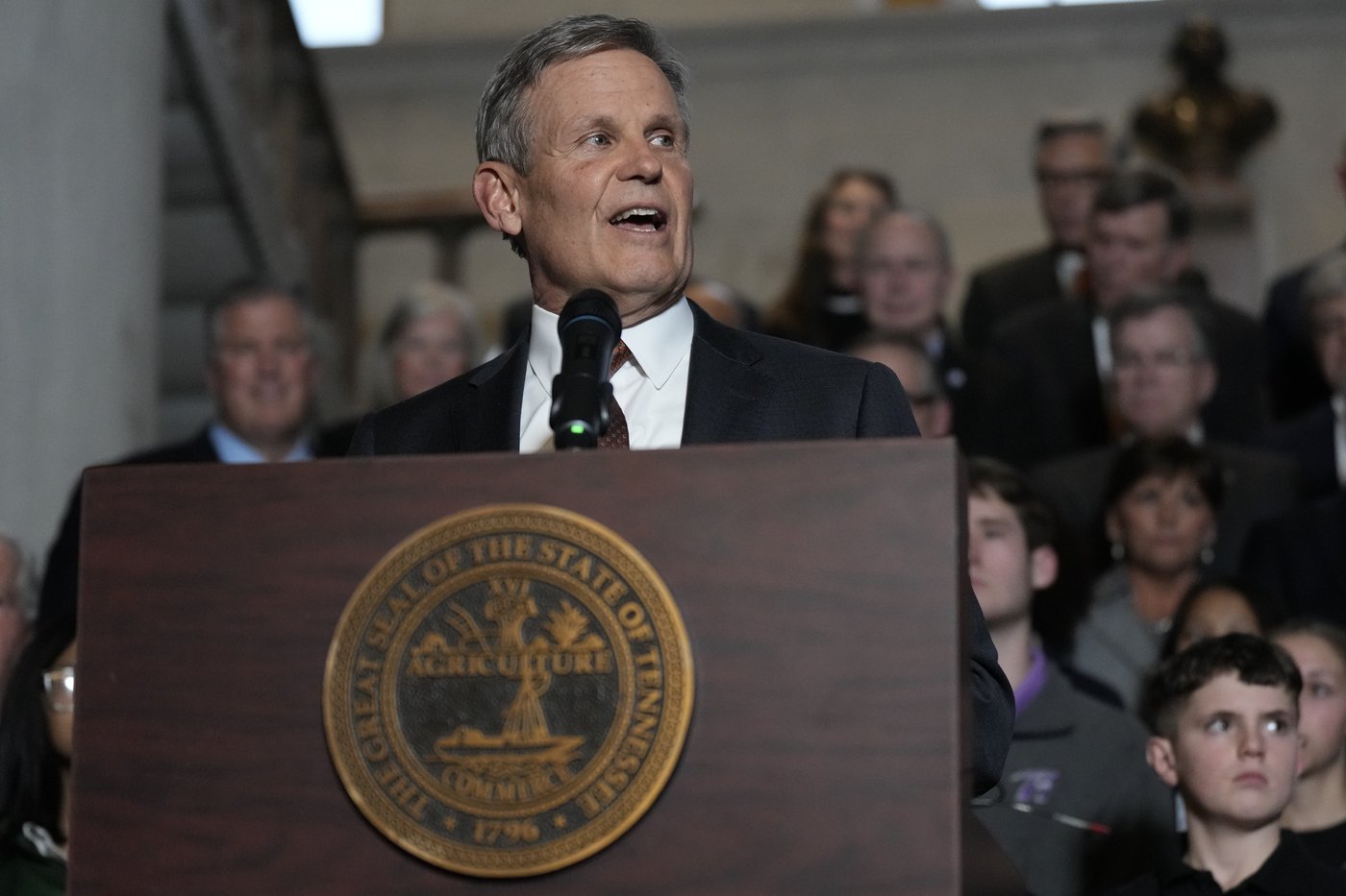 Tennessee governor signs new school voucher program that will exclude some immigrant families | iNFOnews.ca Tennessee governor signs new school voucher program that will exclude some immigrant families | iNFOnews.ca