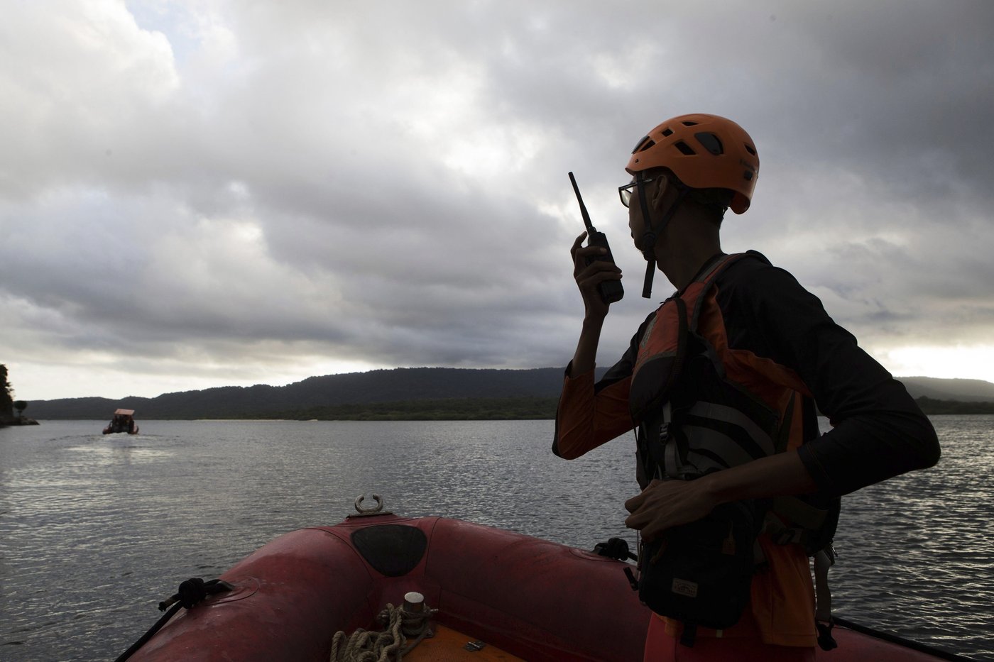 Indonesia suspends search for 29 missing after ferry sinking because of poor visibility | iNFOnews.ca Indonesia suspends search for 29 missing after ferry sinking because of poor visibility | iNFOnews.ca