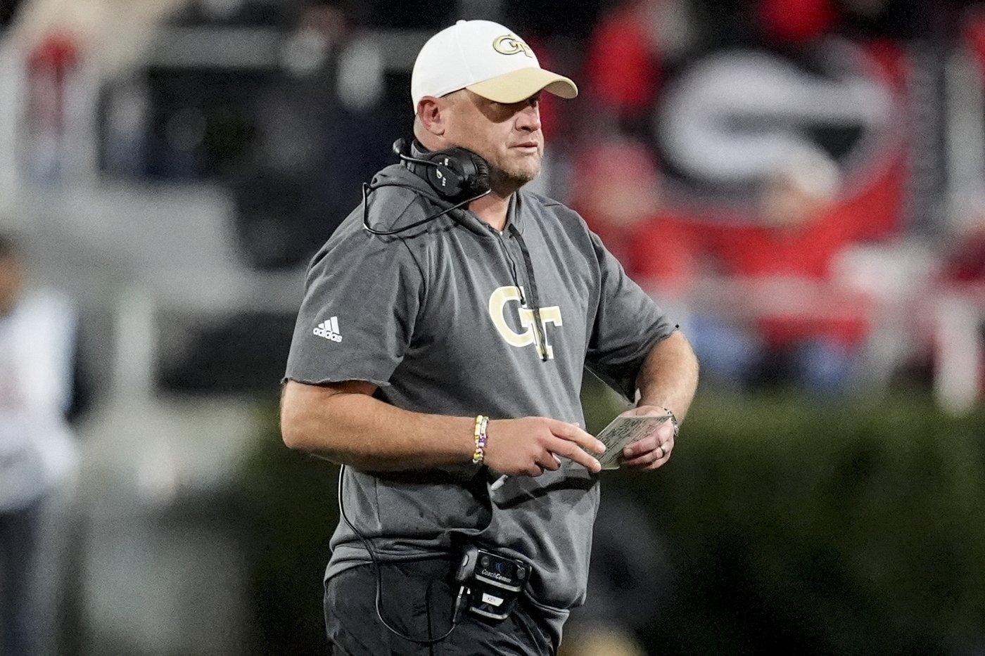 Epic! No. 6 Georgia rallies to beat Ga Tech 44-42 in 8 overtimes, bolsters playoff hopes | iNFOnews.ca